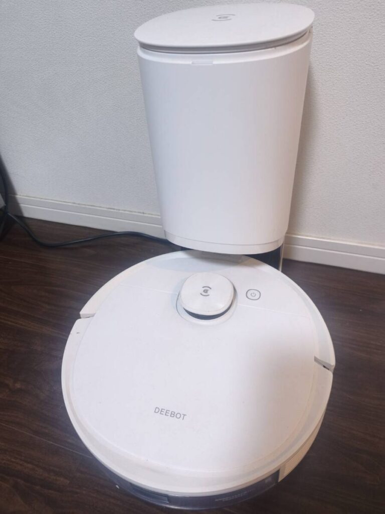 ECOVACS DEEBOT N8と自動ゴミ収集ステーション